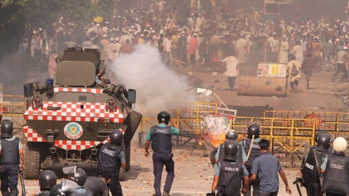 হেফাজতের সমাবেশে গুলি