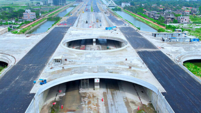 আধুনিক ৩০০ ফুট সড়ক