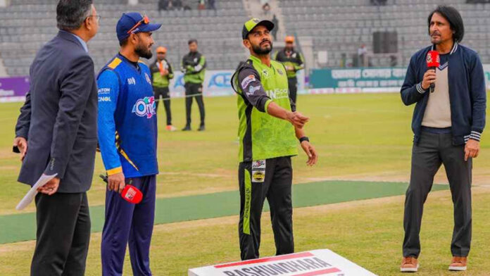 টস জিতে রাজশাহীর বিপক্ষে ফিল্ডিংয়ে ঢাকা