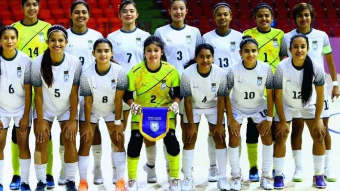 অপরাজিত চ্যাম্পিয়ন নারী ফুটবল দল