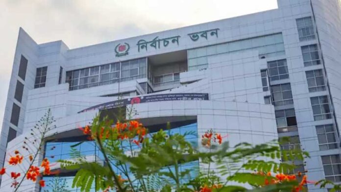 সরকারি কর্মকর্তারা ‘হ্যাঁ’ বা ‘না’র পক্ষে অবস্থান নিতে পারবে না