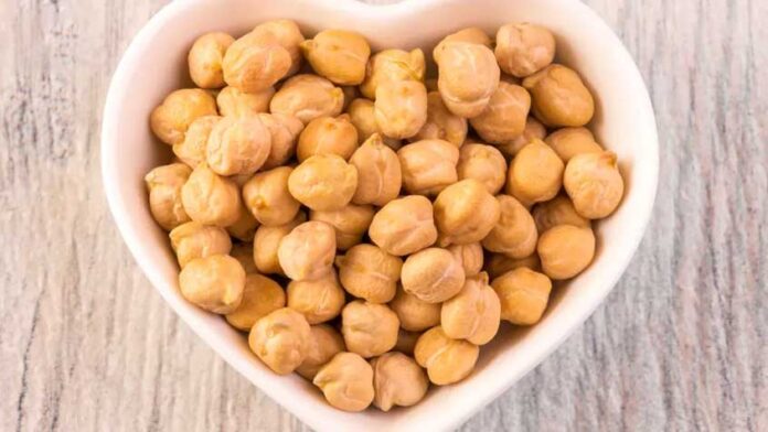 রোজায় কীভাবে ছোলা খেলে বেশি পুষ্টি পাবেন