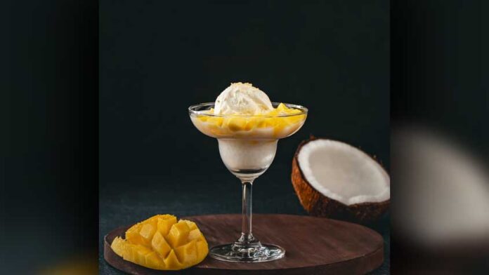 শরীর ও মনকে চাঙা রাখে ভ্যানিলা ম্যাঙ্গো স্মুদি