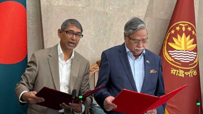 মন্ত্রী হিসেবে শপথ নিলেন আহমেদ আযম খান