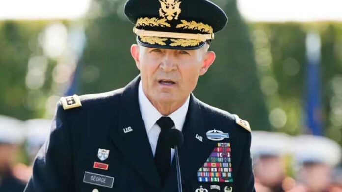মার্কিন যুক্তরাষ্ট্রের সেনাবাহিনীর চিফ অব স্টাফ জেনারেল র‌্যান্ডি জর্জ
