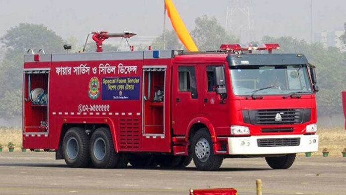 রাজধানীর তুরাগে বস্তিতে ভয়াবহ আগুন, নিয়ন্ত্রণে ৫ ইউনিট
