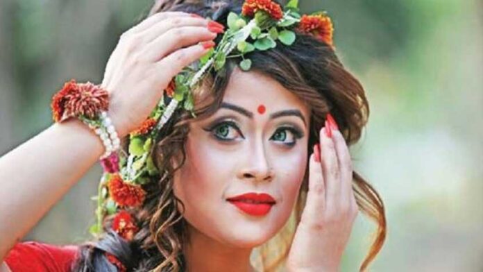 বৈশাখী সাজে