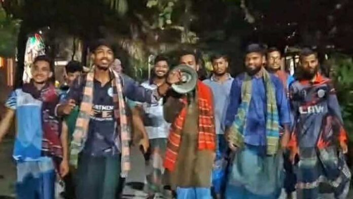 গোপালগঞ্জ বিশ্ববিদ্যালয়ে ‘লুঙ্গি মিছিল’