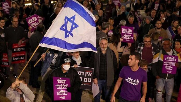 নেতানিয়াহুর পদত্যাগের দাবিতে উত্তাল ইসরায়েল