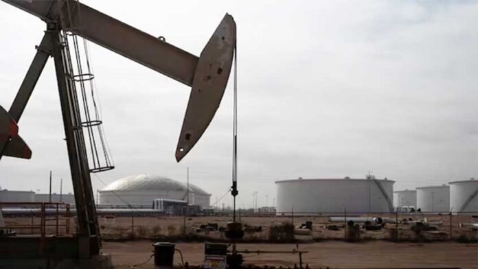 বিশ্ববাজারে আরও বেড়েছে জ্বালানি তেলের দাম