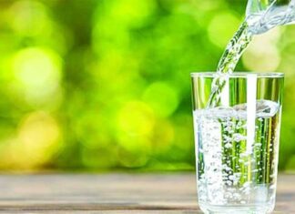 সকালে খালি পেটে লবণ পানি খাওয়ার উপকারিতা সকালে খালি পেটে লবণ পানি পানের প্রভাব