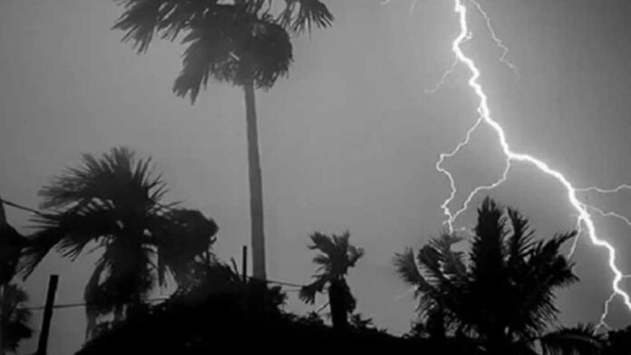 ৭ জেলায় বজ্রাঘাতে প্রাণ গেল ১৩ জনের