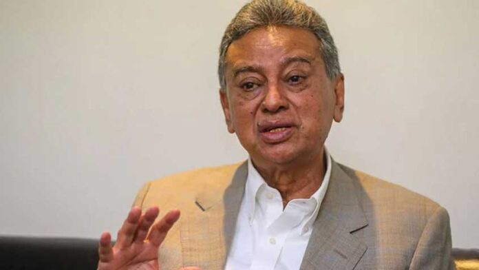 অর্থমন্ত্রী আমির খসরু মাহমুদ চৌধুরী