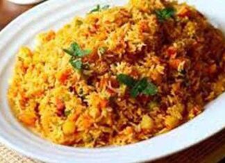 বৃষ্টির দিনে ভুনা না ল্যাটকা কোন খিচুড়ি আপনার পছন্দ বৃষ্টির দিনে পাতে ল্যাটকা না ভুনা খিচুড়ি? কোনটি পছন্দ আপনার?