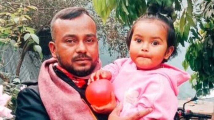 বজ্রাঘাতে কোল থেকে ছিটকে পড়ে ছোট্ট সাফিয়া, প্রাণ গেল বাবার