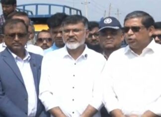 গরুর হাট কেন্দ্র করে চাঁদাবাজি হবে না, আশ্বাস স্থানীয় সরকার প্রতিমন্ত্রী গরুর হাট কেন্দ্র করে চাঁদাবাজি হবে না, আশ্বাস স্থানীয় সরকার প্রতিমন্ত্রী
