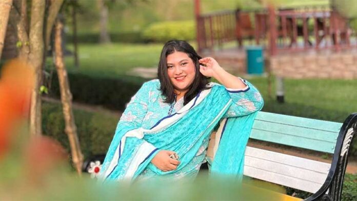 কনটেন্ট ক্রিয়েটর ও অভিনেত্রী কারিনা কায়সার