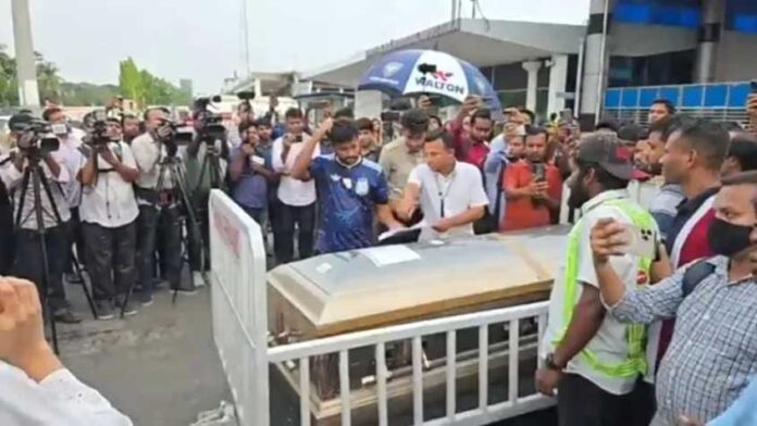 কারিনা কায়সারের মরদেহ