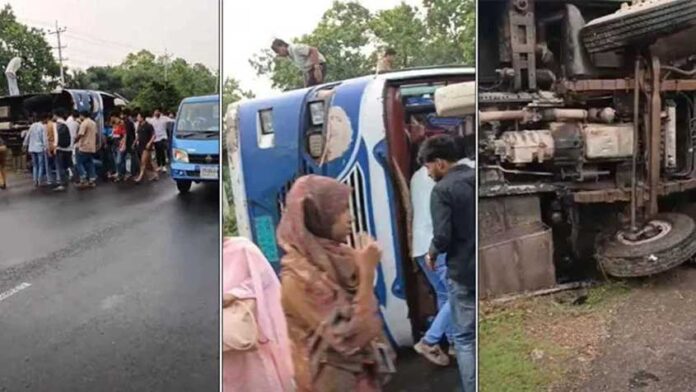 গাজীপুরে সড়কে উল্টে গেল বিশ্ববিদ্যালয়ের বাস, আহত ২১ শিক্ষার্থী