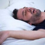 ঘুমের মধ্যে মানুষ কথা বলে কেন