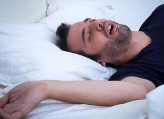 ঘুমের মধ্যে মানুষ কথা বলে কেন