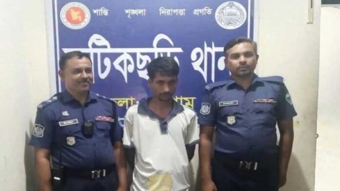 দেশীয় অস্ত্রসহ টেস্টার মোবারক গ্রেফতার